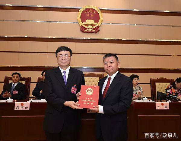 26岁清华博士毕业，深圳新任副市长的4个“另类选择”