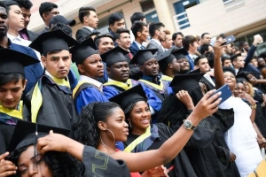 仅次于法国，中国为何能吸引大批非洲留学生？不仅是为高额补贴