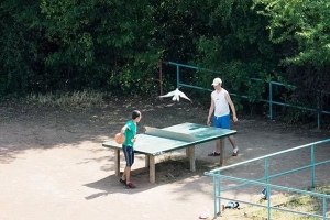 日本留学生 连续拍摄五年的乒乓球台