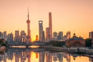 父母新上海人，子女留学归国可否随迁落户？