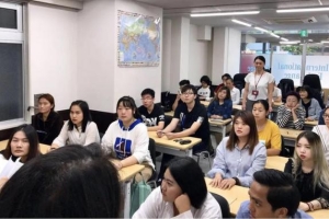 国内高校差别待遇，国外留学生在华享受各种福利，奖学金高达十万