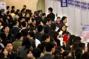 华人留学生回国受阻，家长怒了：只因是美国国籍，就回不了中国？